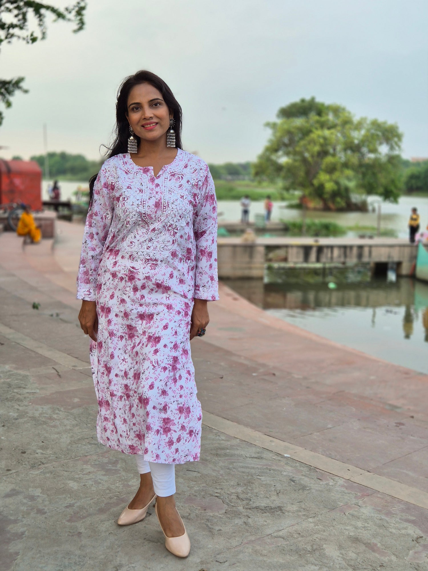 chikankari kurti